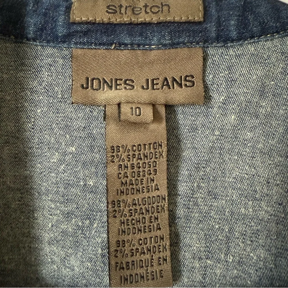 Jones Jeans Button Down Women’s Denim Collared Western Cowgirl Shirt